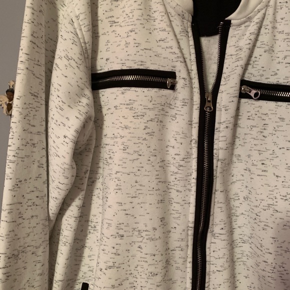 ZIPPER DETAIL JACKET - Picture 3 of 3